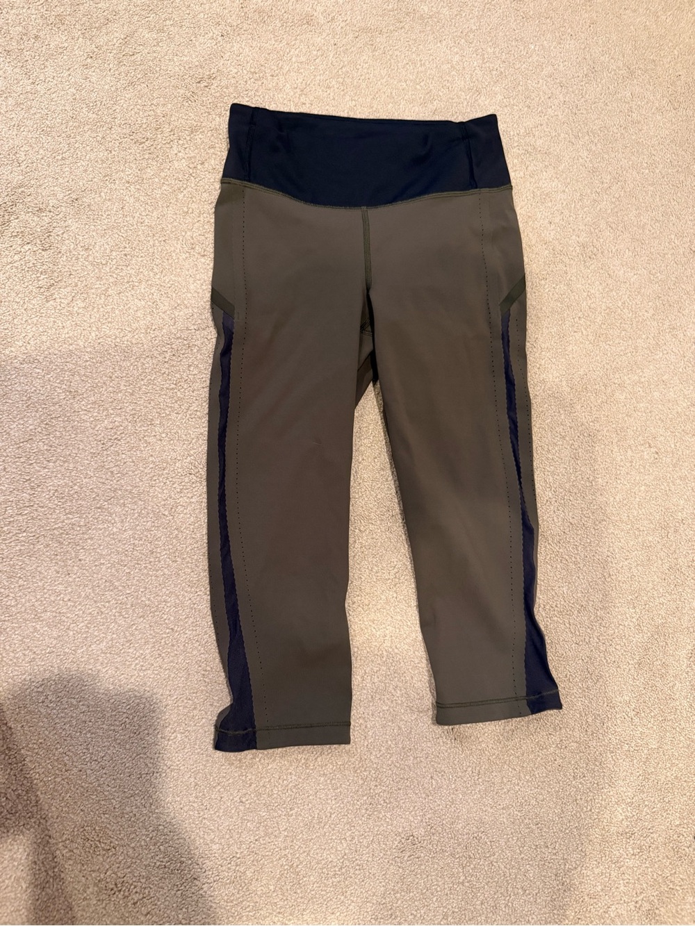 lululemon athletica Olive Cropped Leggings